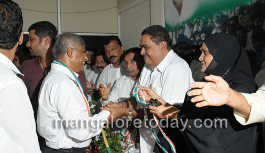 Congress Fight in Mangalore